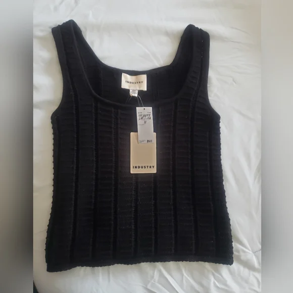 Top Industry Republic Clothing - Picture 3 of 4